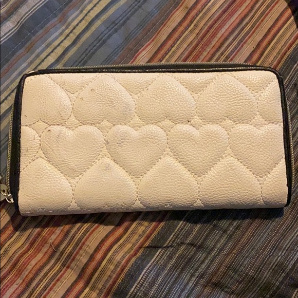 Betsy Johnson wallet (cream) - Picture 2 of 4